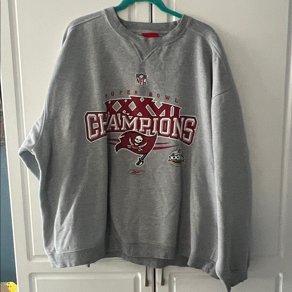 Y2K Reebok Super Bowl XXXVII sweatshirt